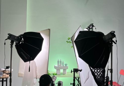 Tự quay – Freelance – Agency: Chọn ai khi làm nội dung video bán hàng?